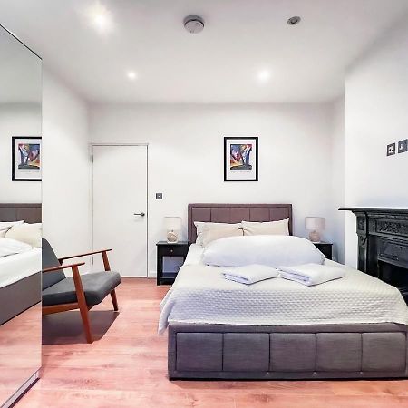 Prime Location Camden Luxury Apt Sleeps 6 London Eksteriør bilde